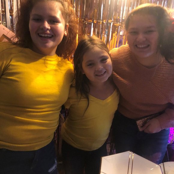 Meet your Posher, Marisela - Picture 2 of 3